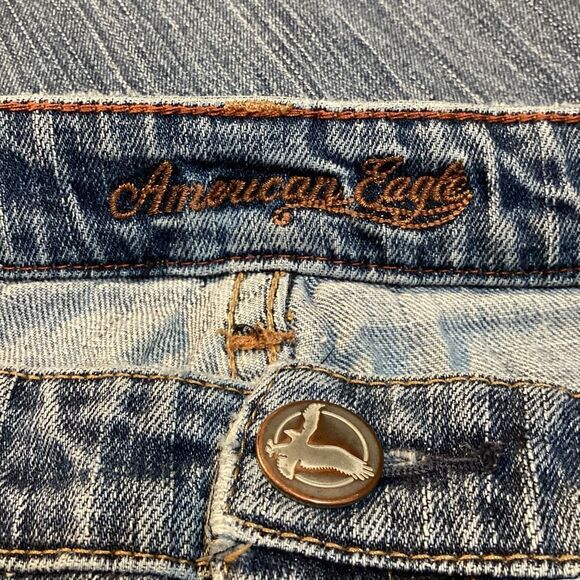 American Eagle AEO Med Wash Embroidered Distressed Stretch Boot Denim Jeans Size - Picture 7 of 12